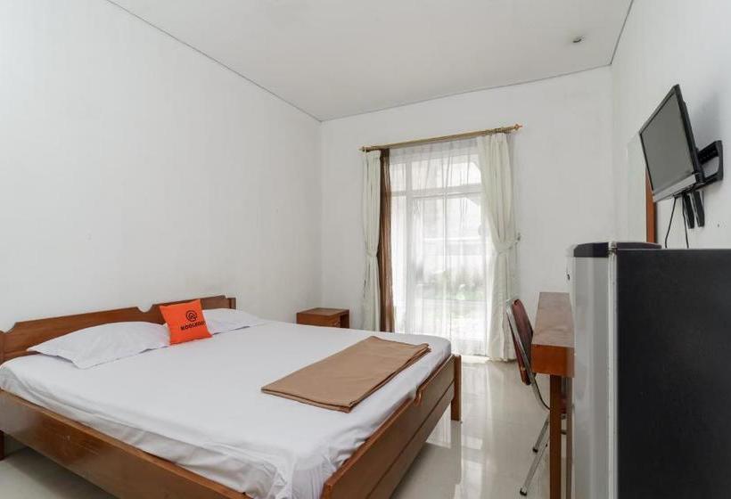 בית מלון כפרי Koolkost Syariah Near Pejaten Village 2