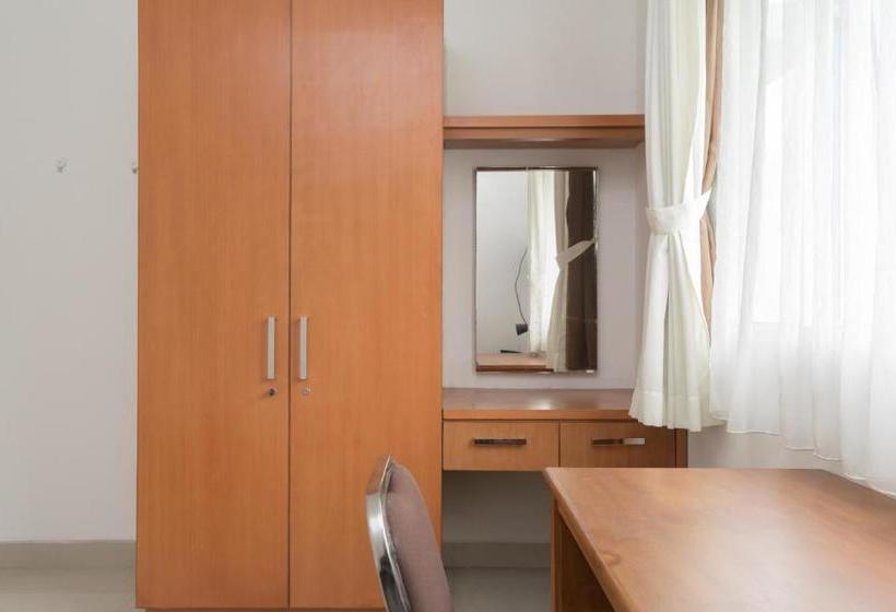 בית מלון כפרי Koolkost Syariah Near Pejaten Village 2