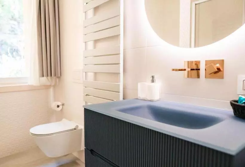 هتل Luxury Suites Rocopom   Lake Front