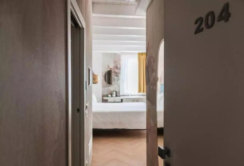 هتل Luxury Suites Rocopom   Lake Front