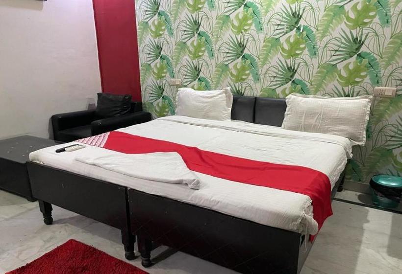 בית מלון כפרי Oyo 79815 Stay Inn