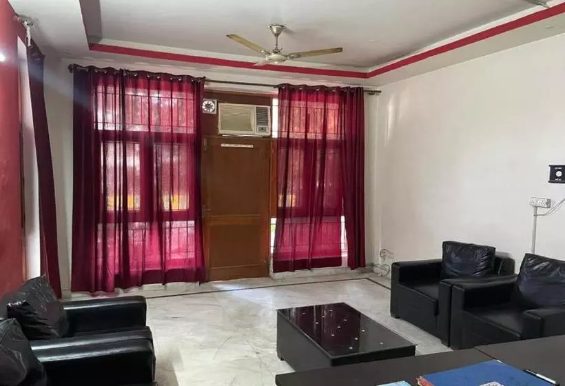 هتل Oyo 79815 Stay Inn