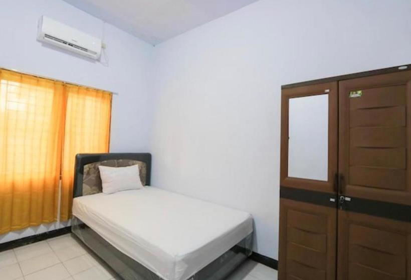 בית מלון כפרי Oyo 90344 Wijayanti