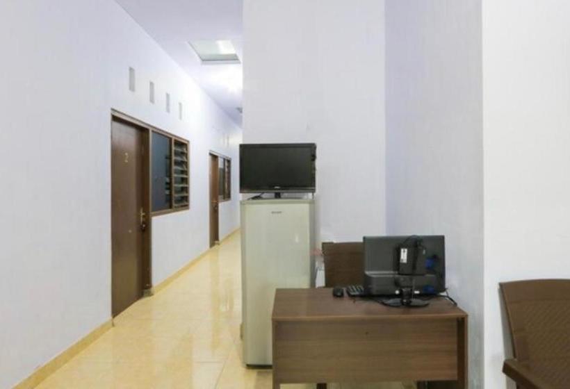 בית מלון כפרי Oyo 90344 Wijayanti