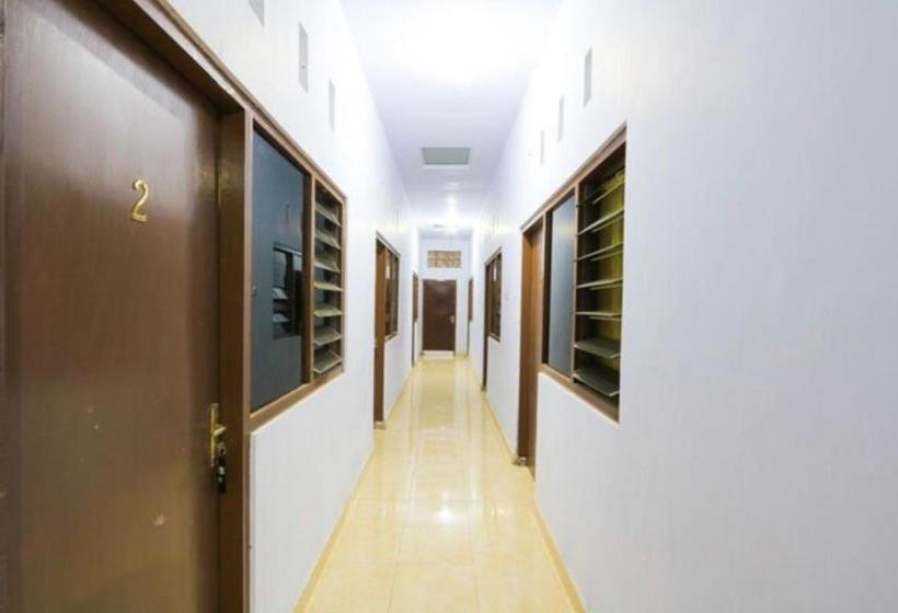 בית מלון כפרי Oyo 90344 Wijayanti