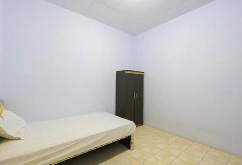 בית מלון כפרי Oyo 90344 Wijayanti