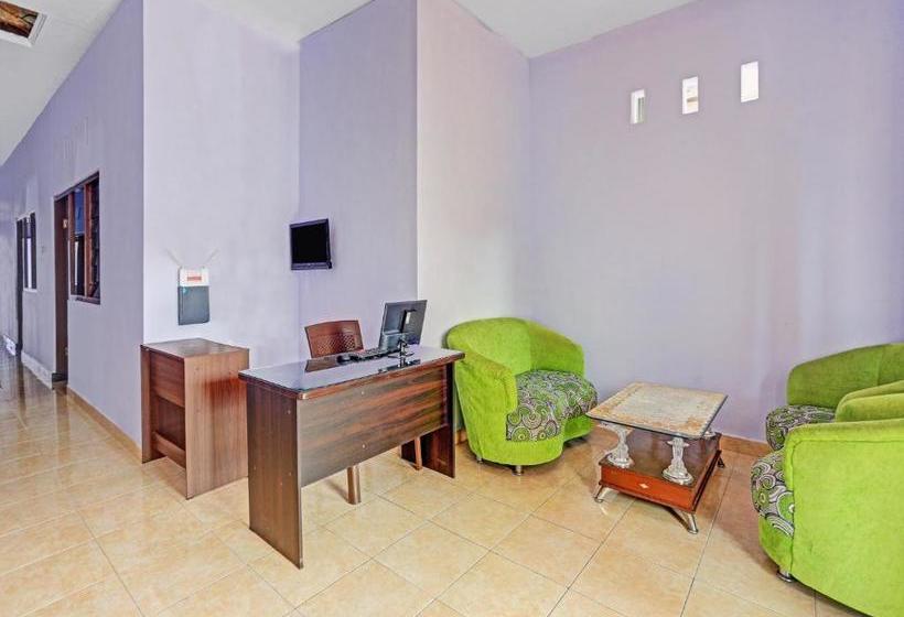 בית מלון כפרי Oyo 90344 Wijayanti