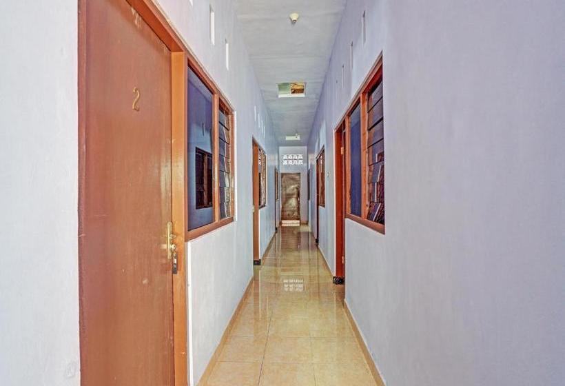 בית מלון כפרי Oyo 90344 Wijayanti