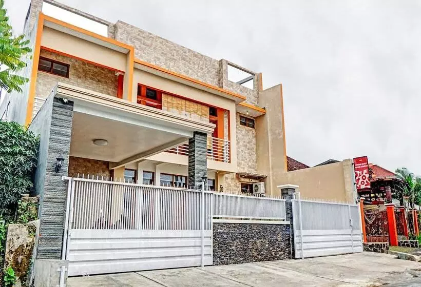 Hotelli Avisha Guest House Syariah