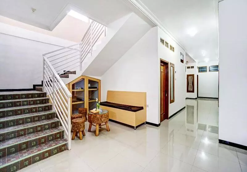 Hotelli Avisha Guest House Syariah