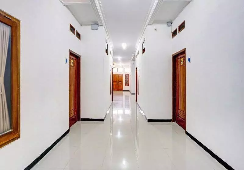 Hotelli Avisha Guest House Syariah