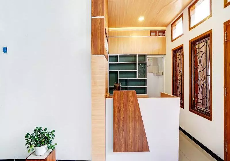 Hotelli Avisha Guest House Syariah