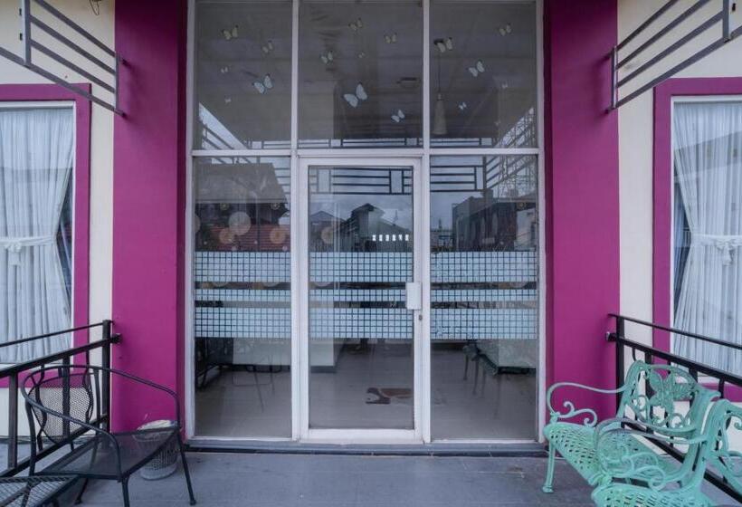 בית מלון כפרי Reddoorz Near Uniska Banjarmasin