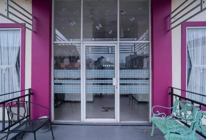 Hotelli Reddoorz Near Uniska Banjarmasin