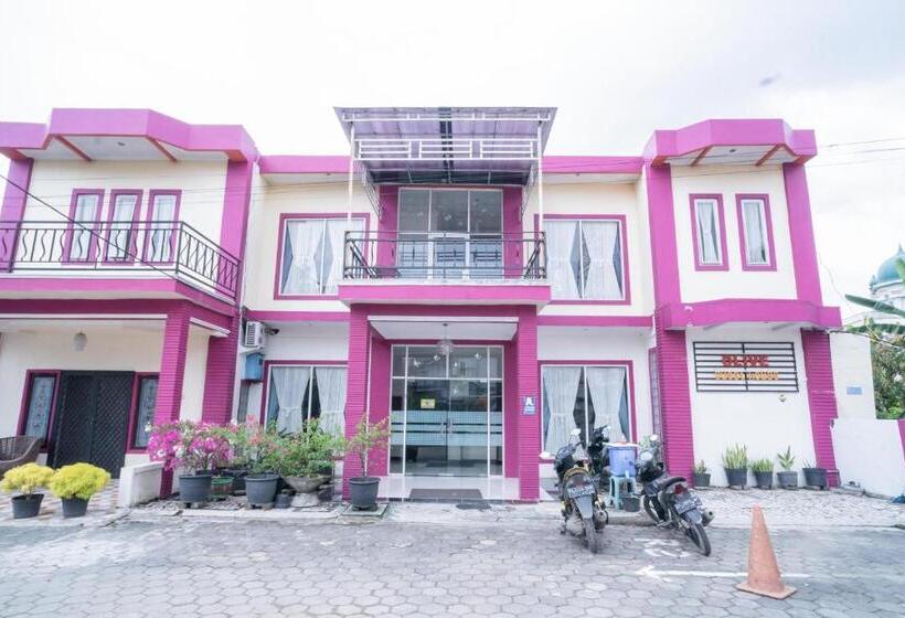 בית מלון כפרי Reddoorz Near Uniska Banjarmasin