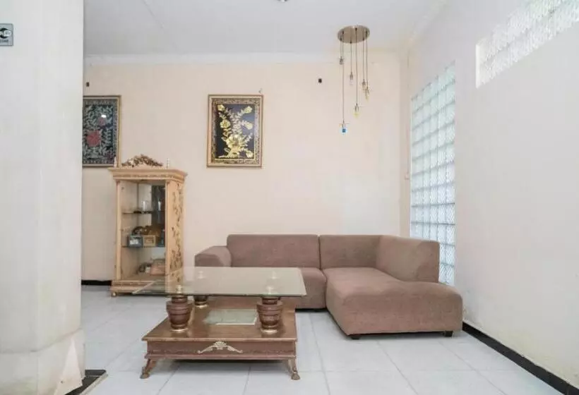 Hotelli Reddoorz Near Uniska Banjarmasin