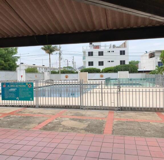 پانسیون Hostal Lucy