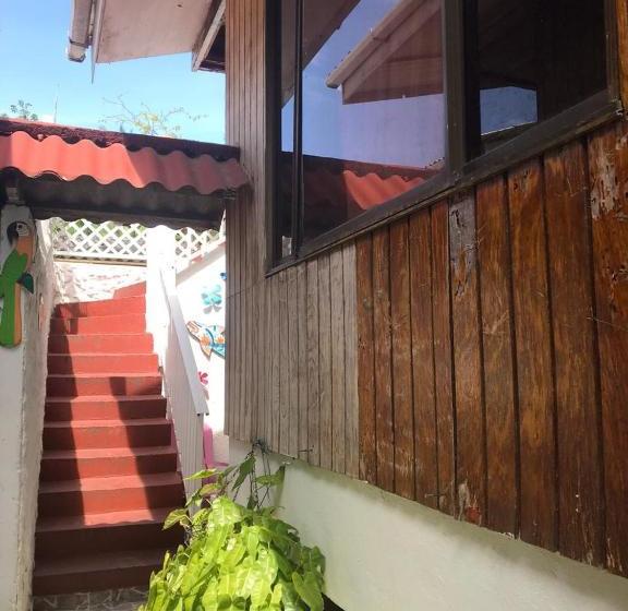 پانسیون Villa Acacias Tree