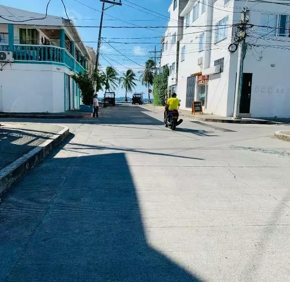 پانسیون Villa Acacias Tree