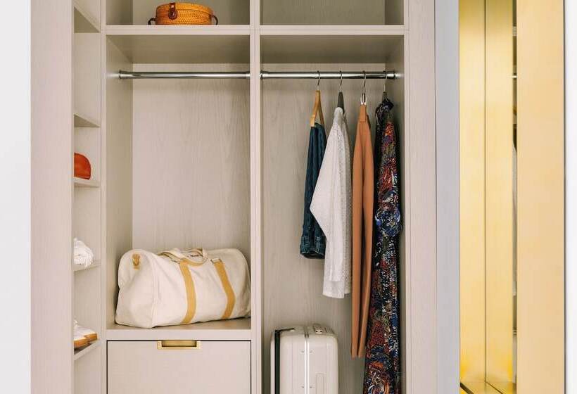 Sonder City Hall Park