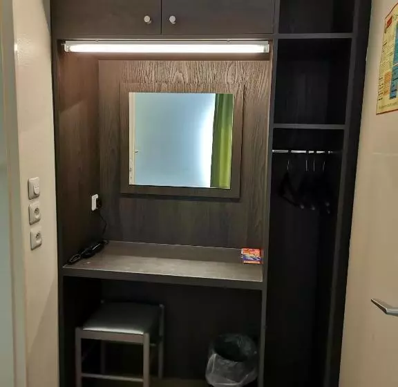 Fasthotel Paris Ouest Bouafle