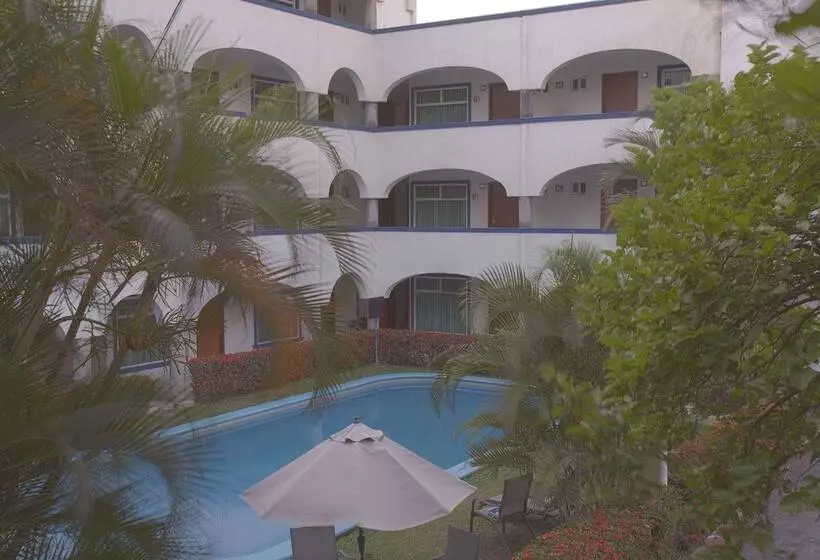 هتل Arcos Aeropuerto