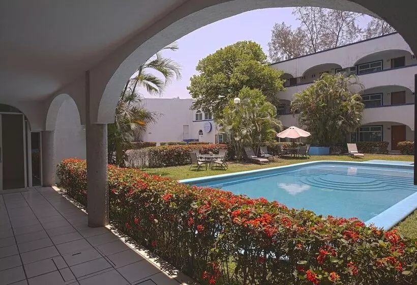 هتل Arcos Aeropuerto