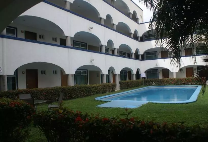 هتل Arcos Aeropuerto