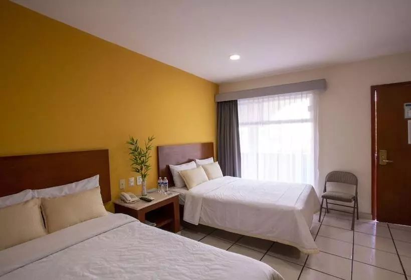 هتل Arcos Aeropuerto