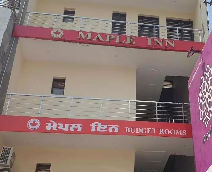 Hotel Maple Leaf