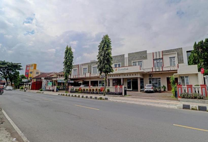 בית מלון כפרי Oyo 90347  Srikandi Syariah