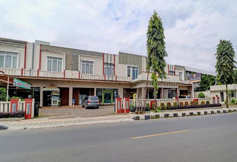 בית מלון כפרי Oyo 90347  Srikandi Syariah