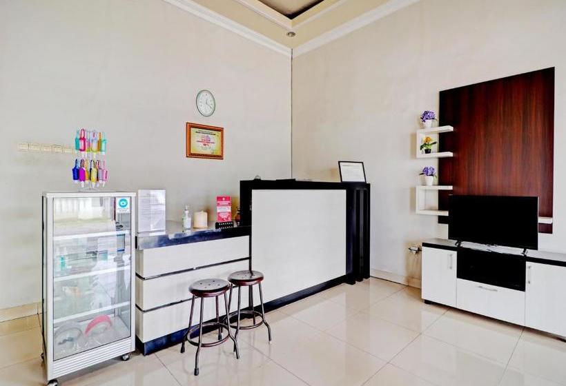 בית מלון כפרי Oyo 90347  Srikandi Syariah