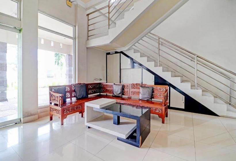 בית מלון כפרי Oyo 90347  Srikandi Syariah