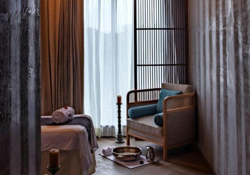 בית מלון כפרי The Westin Goa, Anjuna