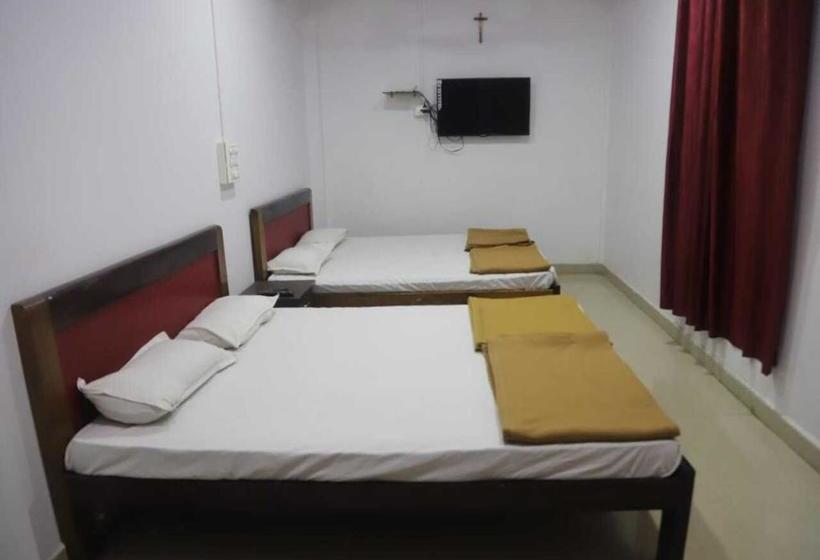 Hotel Staymaker Dsilva Dandeli Lodge