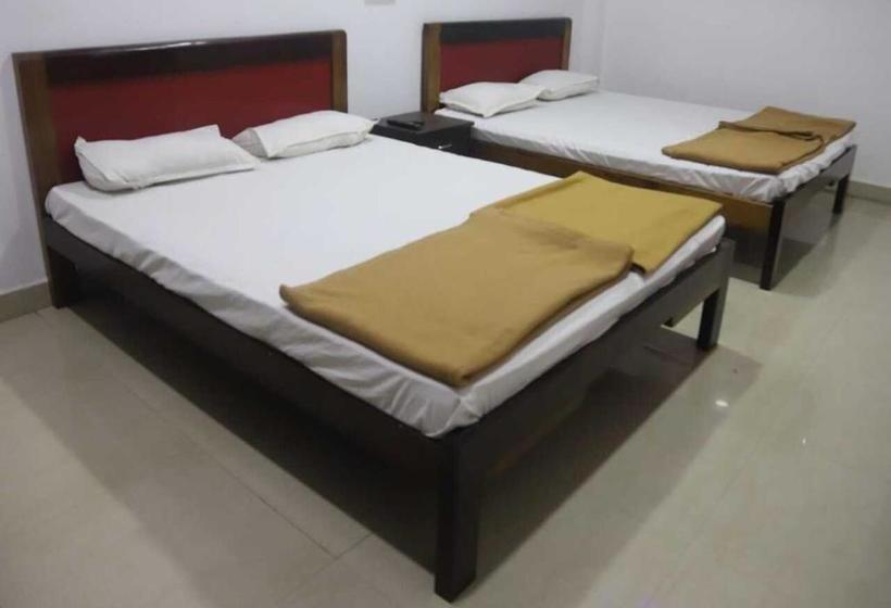 호텔 Staymaker Dsilva Dandeli Lodge