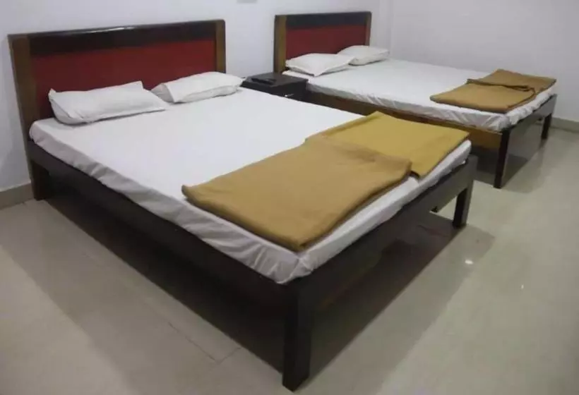 ホテル Staymaker Dsilva Dandeli Lodge
