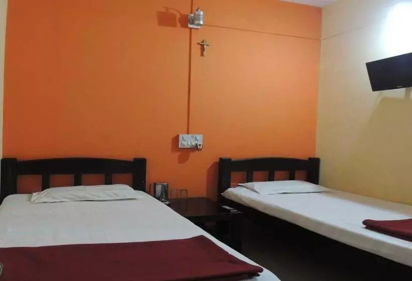 ホテル Staymaker Dsilva Dandeli Lodge