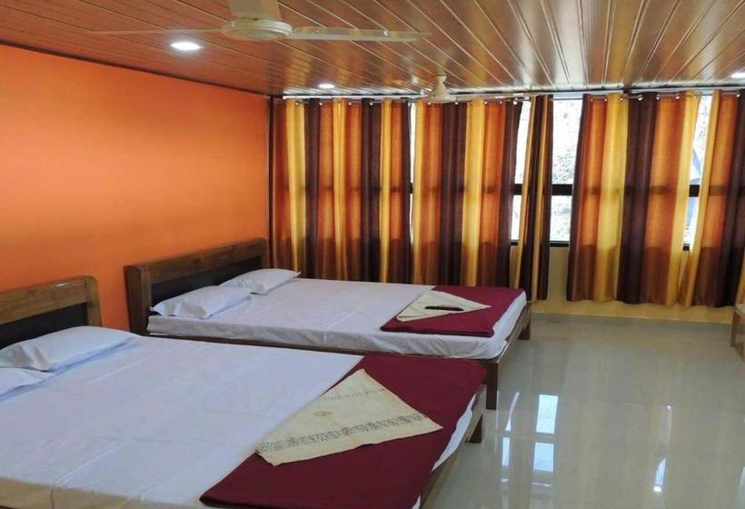 호텔 Staymaker Dsilva Dandeli Lodge