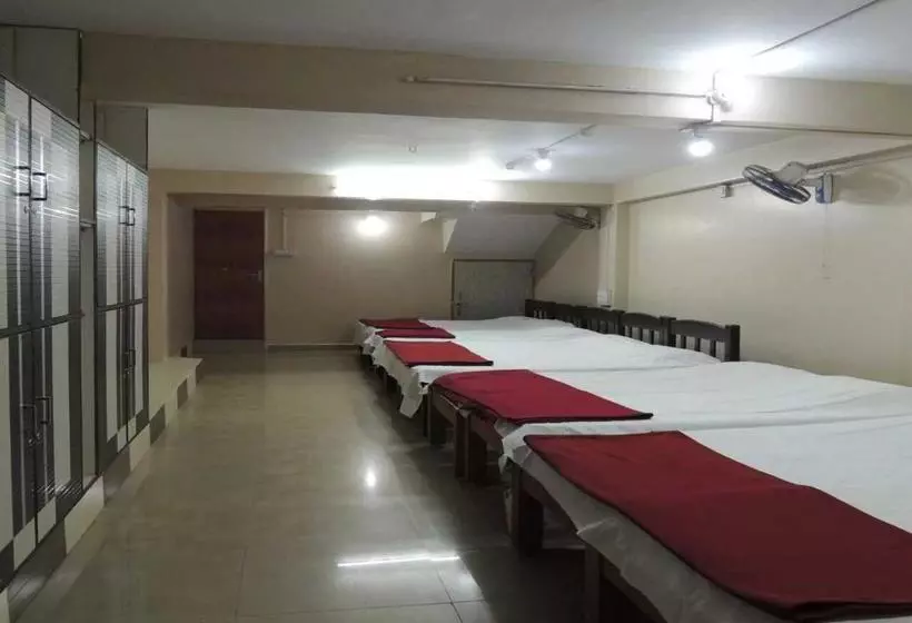 ホテル Staymaker Dsilva Dandeli Lodge