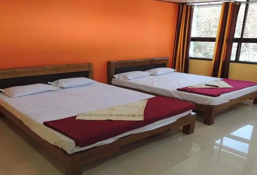 ホテル Staymaker Dsilva Dandeli Lodge