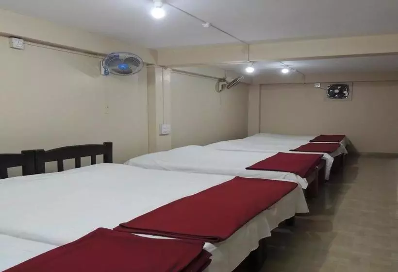 ホテル Staymaker Dsilva Dandeli Lodge