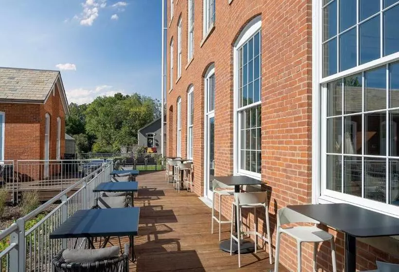 Hotelli Fairfield Inn & Suites Madison Historic Eagle Cotton Mill