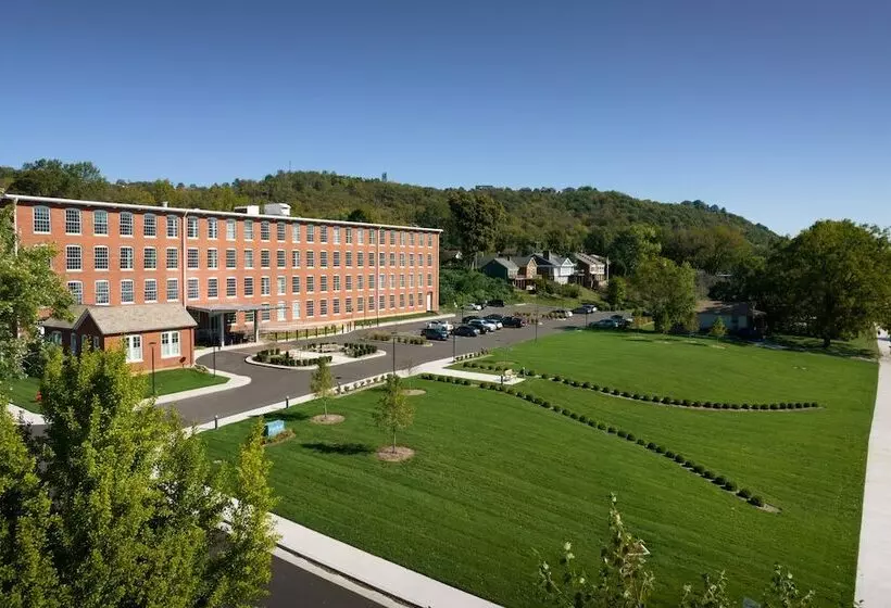 Hotelli Fairfield Inn & Suites Madison Historic Eagle Cotton Mill