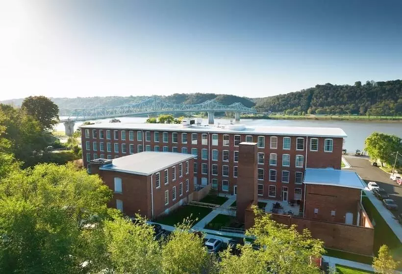 Hotelli Fairfield Inn & Suites Madison Historic Eagle Cotton Mill