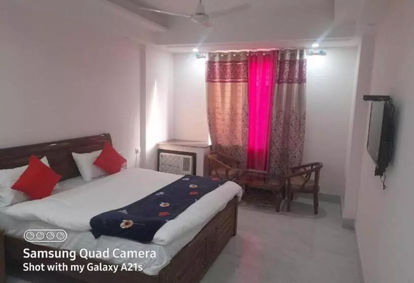 هتل The Ganga Castle