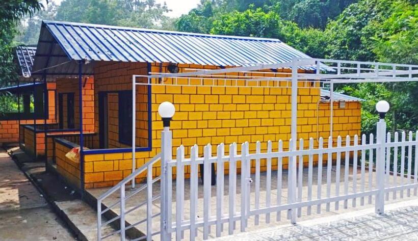 Lomakeskus Staymaker River Wood Residency