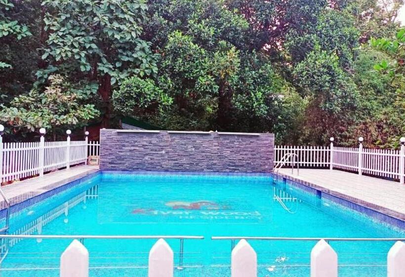 Lomakeskus Staymaker River Wood Residency