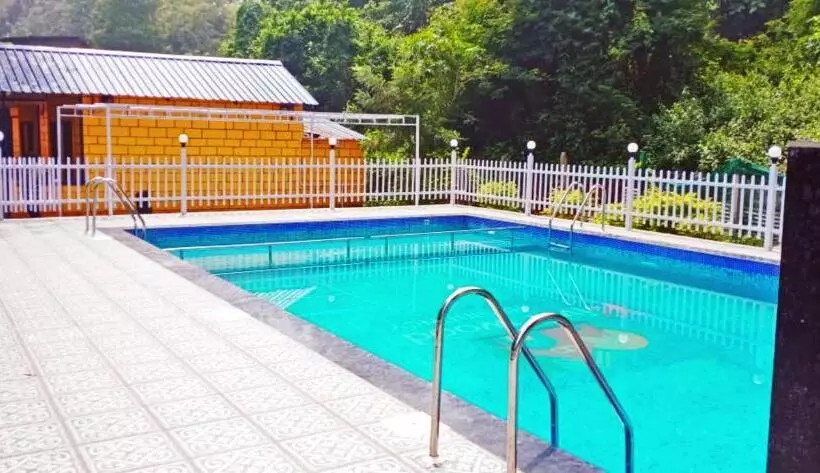 リゾートホテル Staymaker River Wood Residency